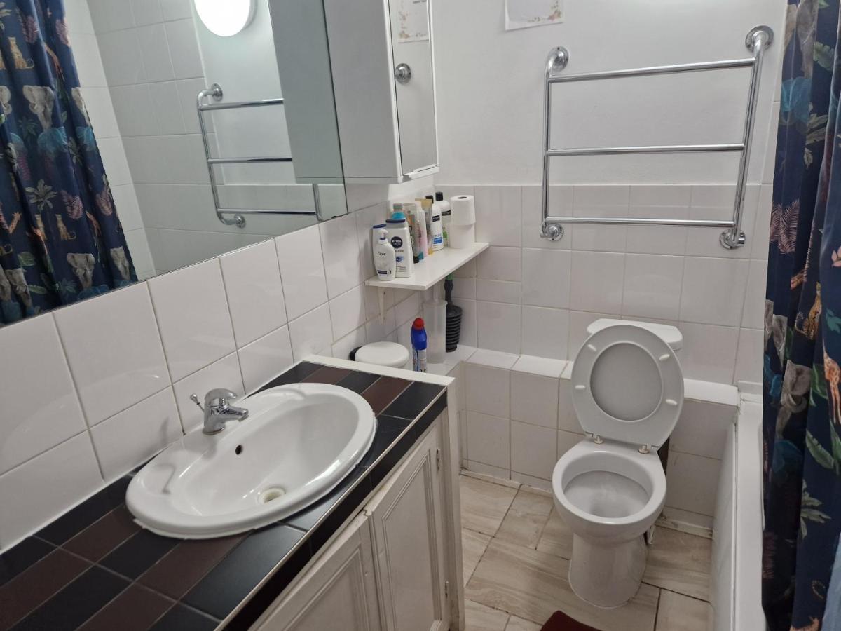 Twin Bed For Guests Apartamento Londres Exterior foto