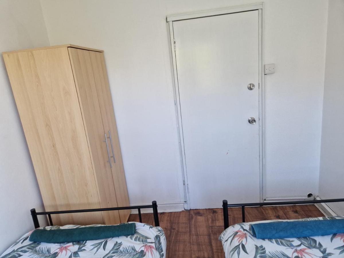 Twin Bed For Guests Apartamento Londres Exterior foto