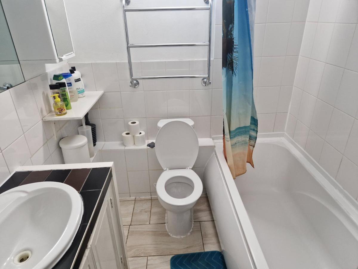 Twin Bed For Guests Apartamento Londres Exterior foto